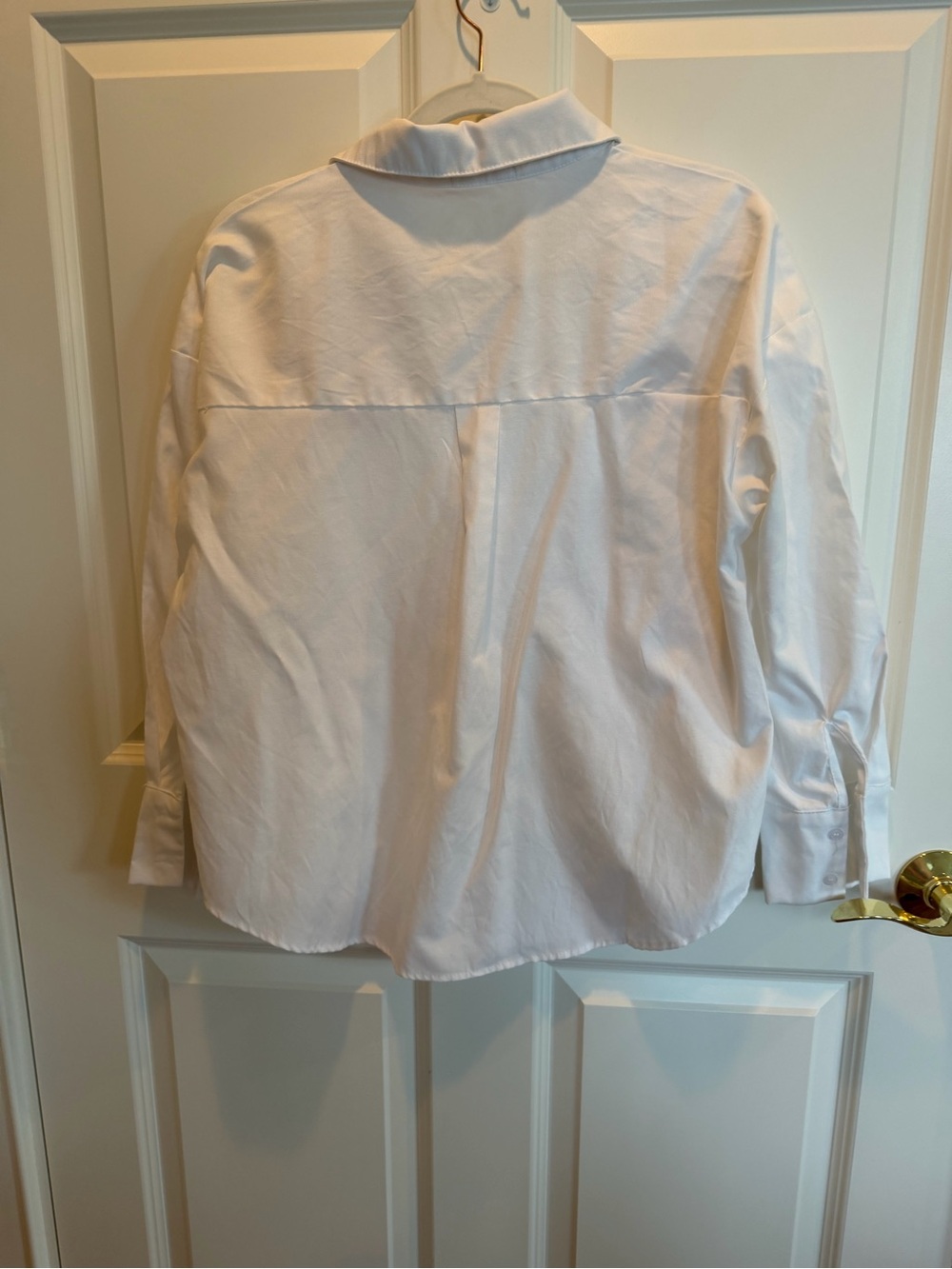 Q2 White Oxford Cotton Button-Up Shirt with Red Embroidered Heart - Picture 7 of 8